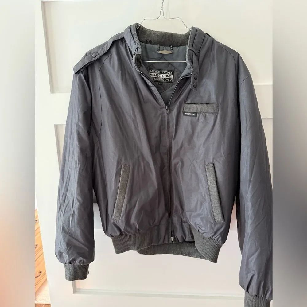 Members Only Collared Bomber Jacket Gray Lightweight Full Zip Flap Pocket Men 42